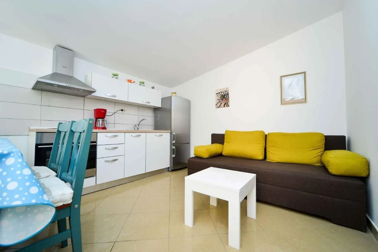 Apartment In Biograd Na Moru 35590 0*,