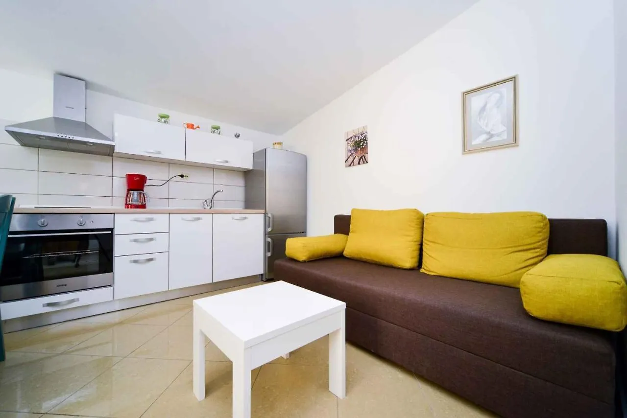 Apartment In Biograd Na Moru 35590