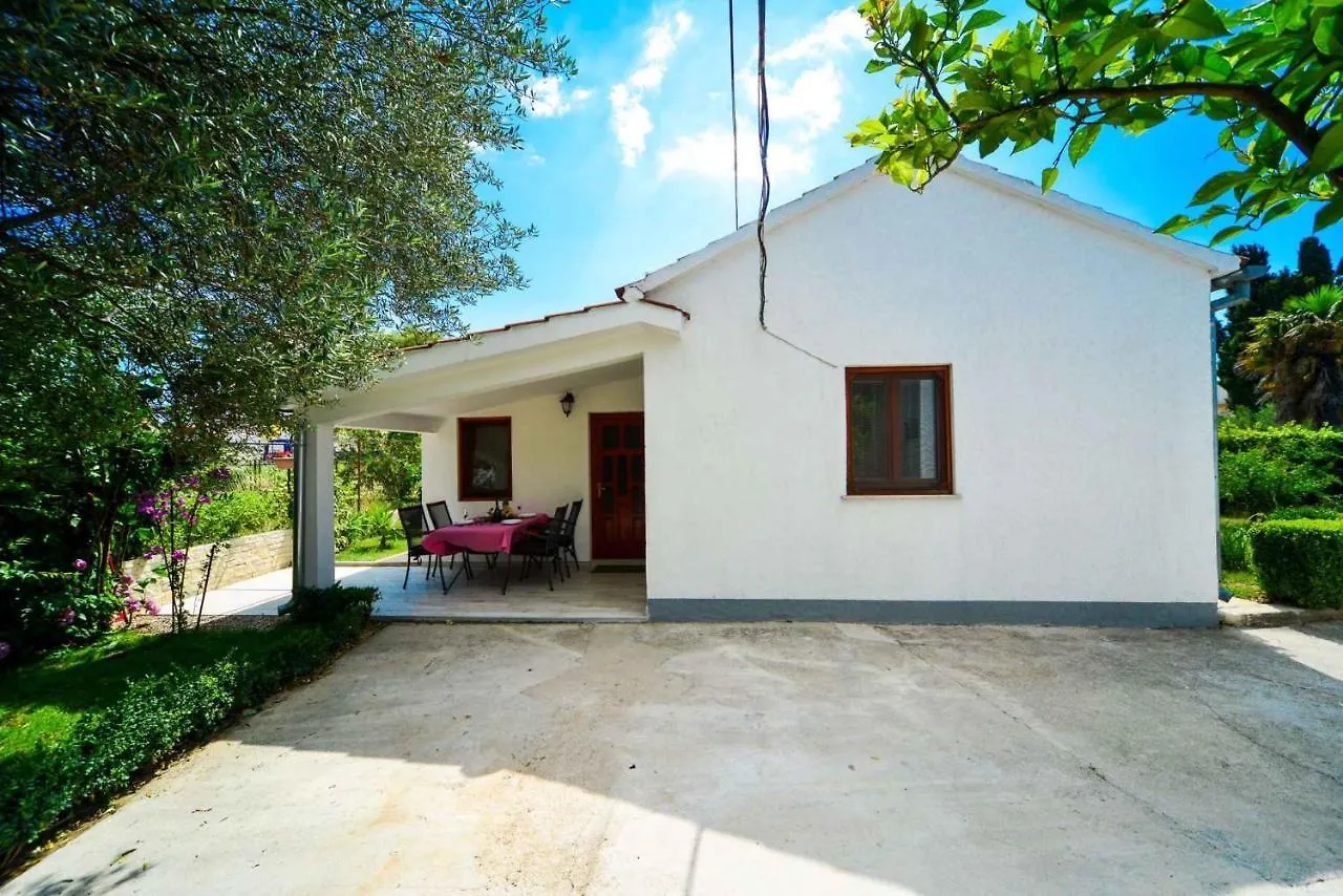 Apartment In Biograd Na Moru 35590