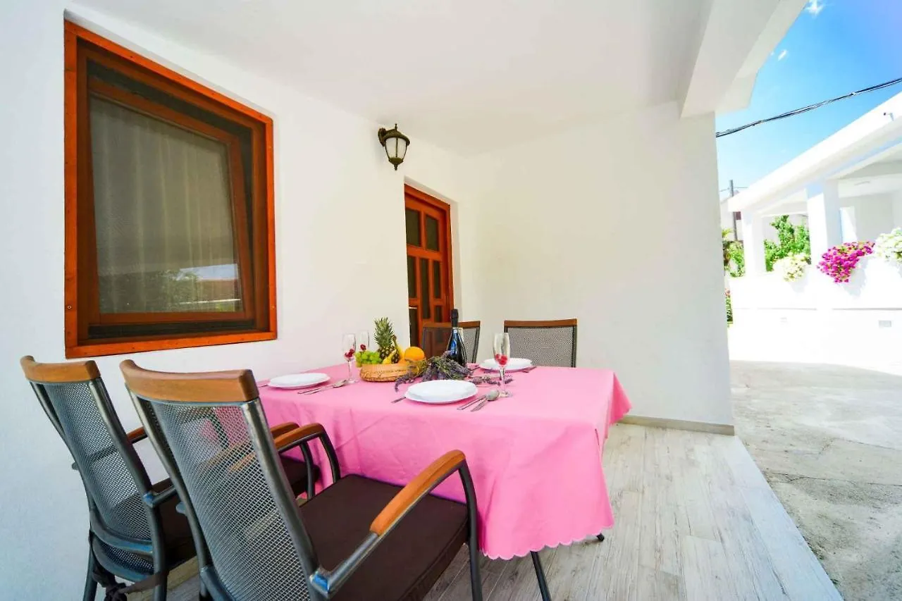 Apartment In Biograd Na Moru 35590